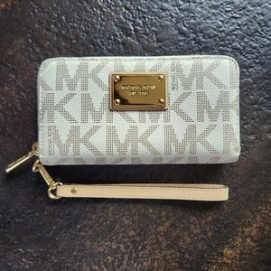 Michael Kors Wallet Wristlet